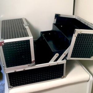 Makeup organizer/storage